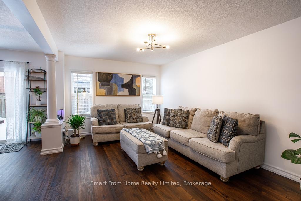 Photo 14 of 134 Foxglove Crescent, Kitchener — HOMEH