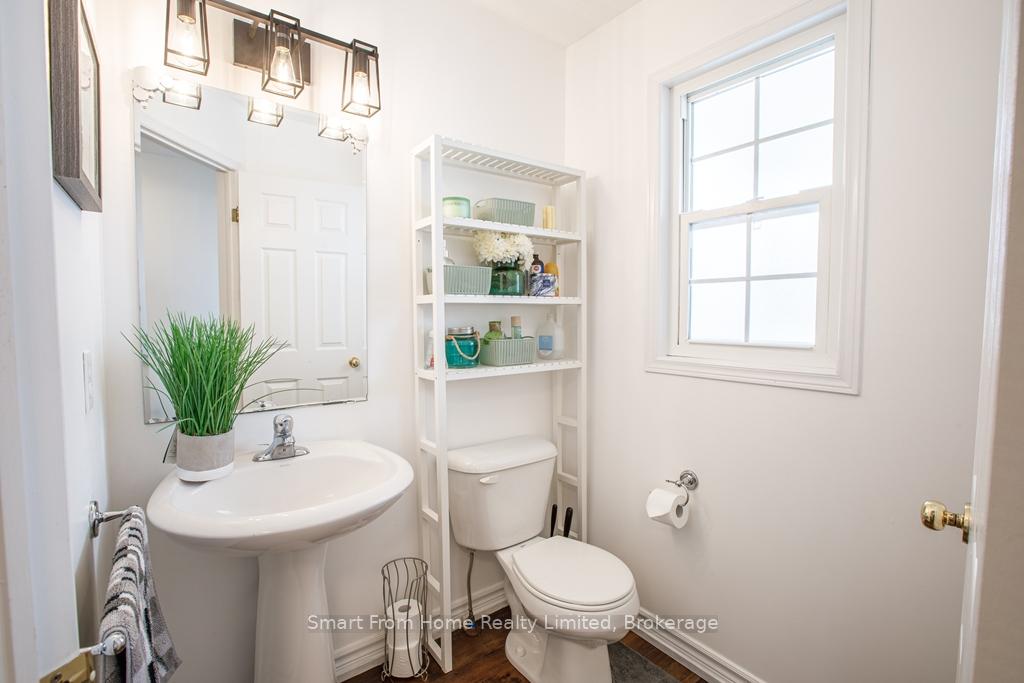 Photo 15 of 134 Foxglove Crescent, Kitchener — HOMEH