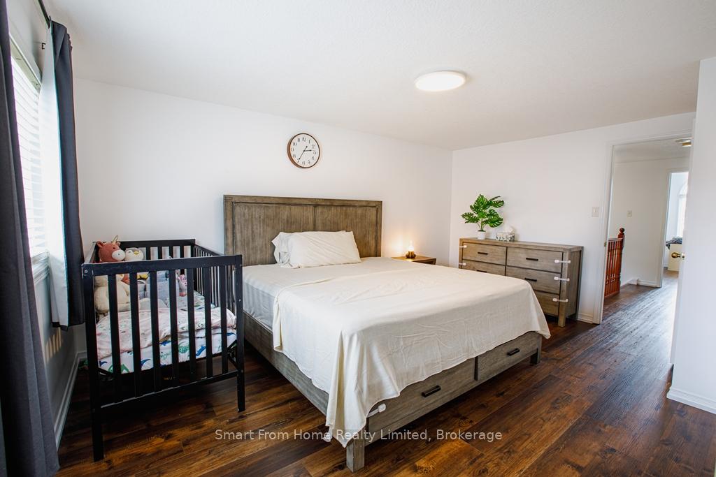 Photo 17 of 134 Foxglove Crescent, Kitchener — HOMEH