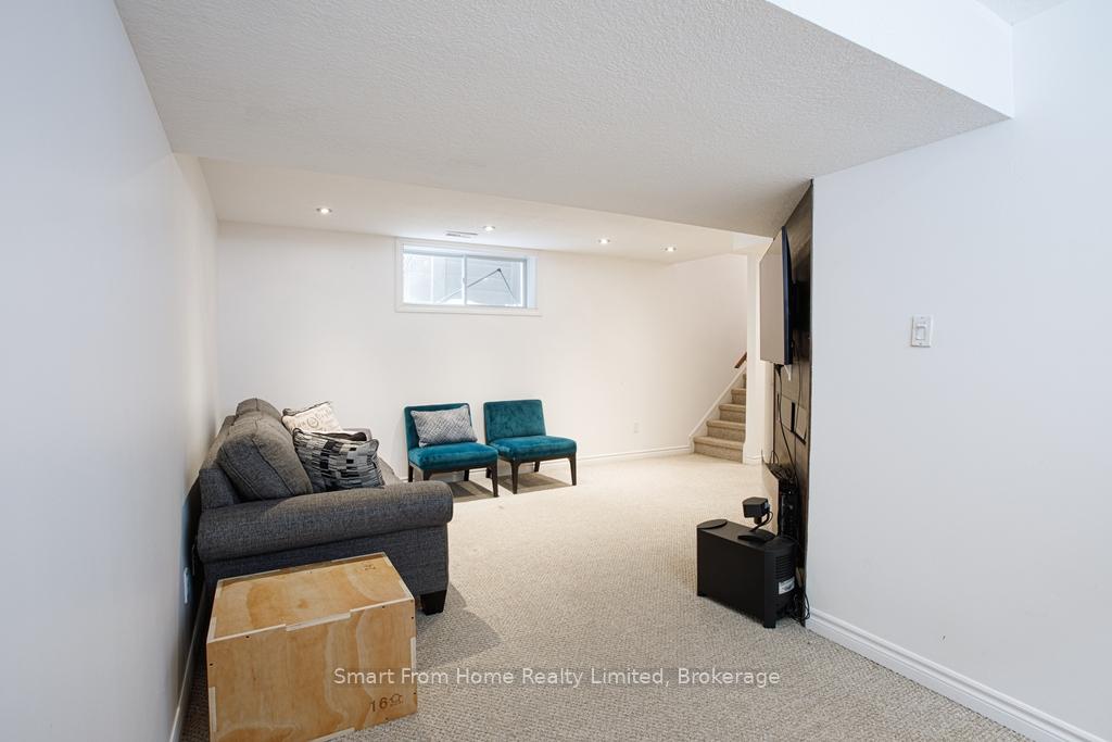 Photo 29 of 134 Foxglove Crescent, Kitchener — HOMEH