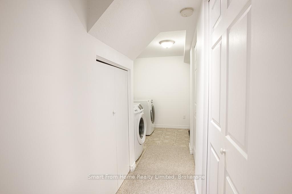 Photo 32 of 134 Foxglove Crescent, Kitchener — HOMEH