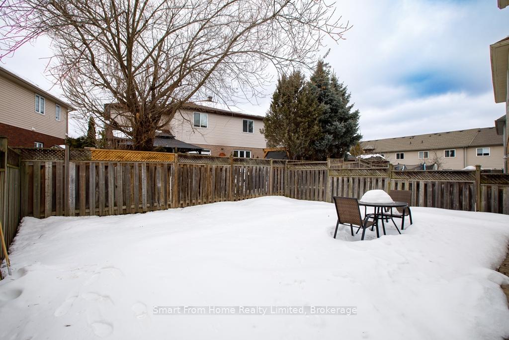 Photo 36 of 134 Foxglove Crescent, Kitchener — HOMEH