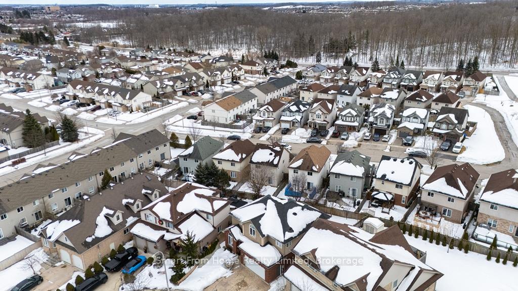 Photo 41 of 134 Foxglove Crescent, Kitchener — HOMEH