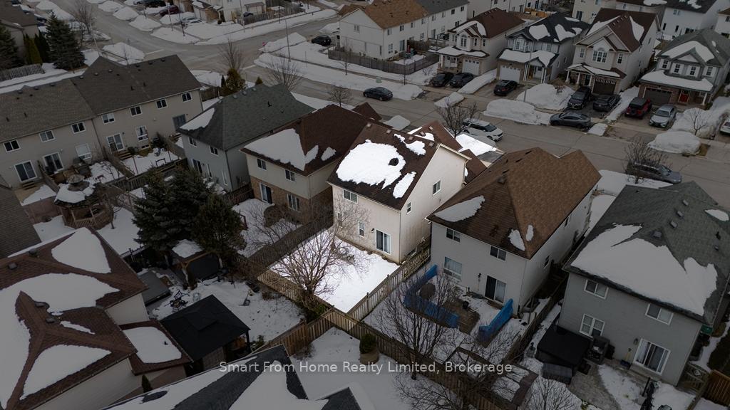 Photo 43 of 134 Foxglove Crescent, Kitchener — HOMEH