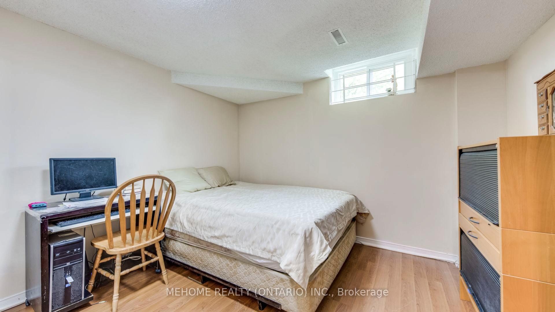 Photo 8 of BSTM 4 Wincanton Road, Markham, Milliken Mills East — HOMEH
