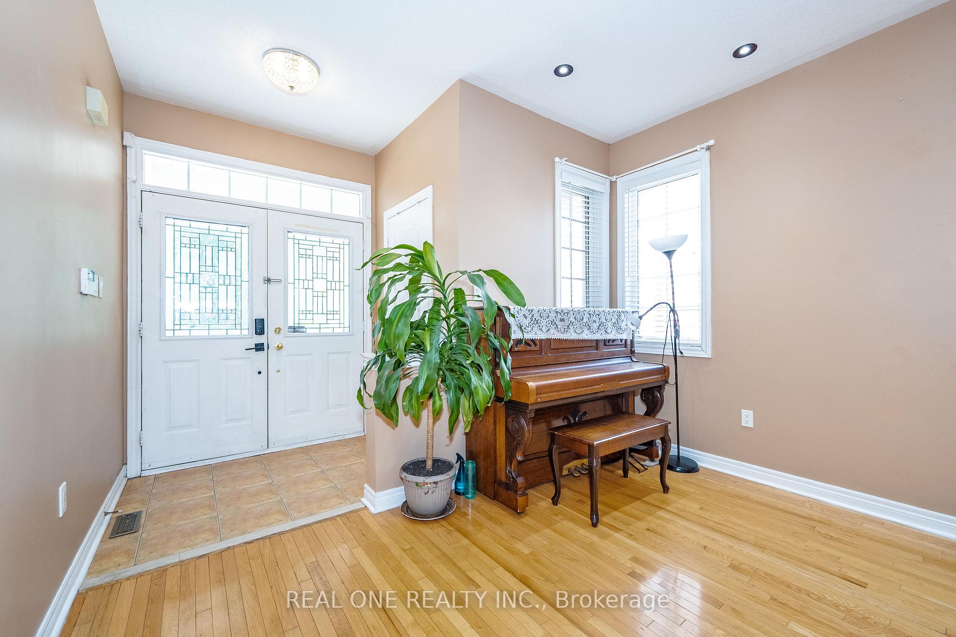 Photo 2 of 40 Saffron Street, Markham, Greensborough — HOMEH