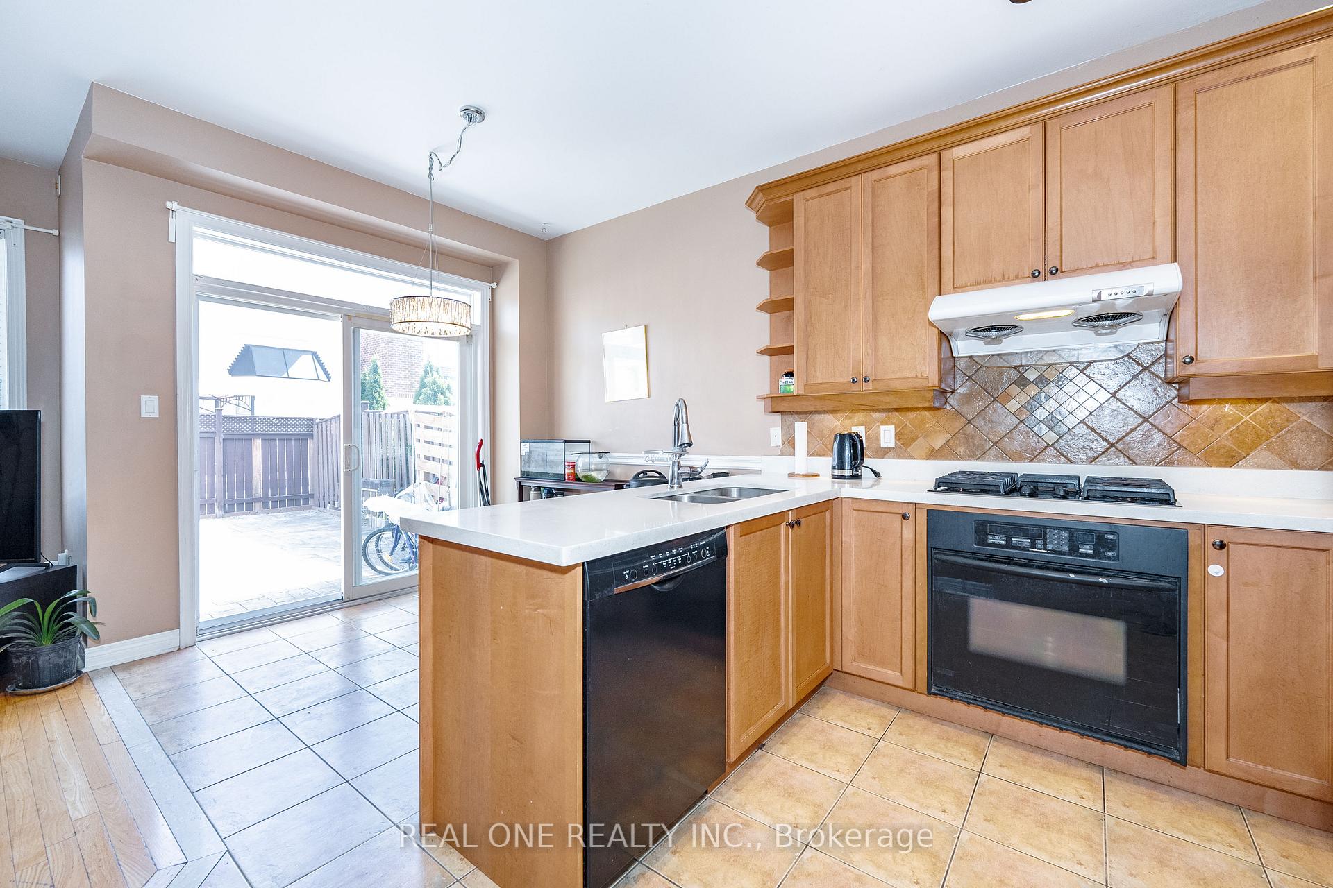 Photo 6 of 40 Saffron Street, Markham, Greensborough — HOMEH