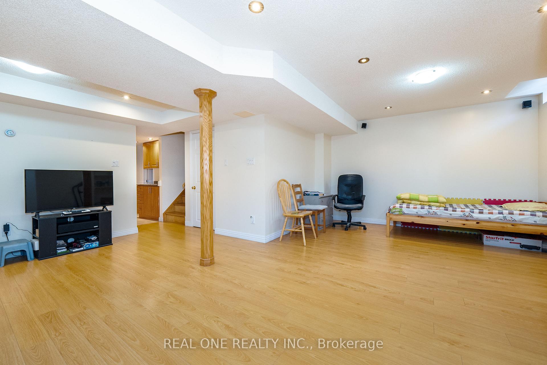 Photo 23 of 40 Saffron Street, Markham, Greensborough — HOMEH