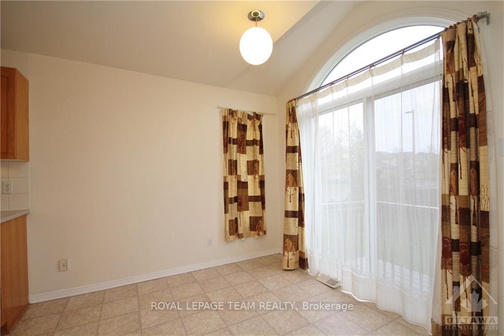 Photo 13 of 56 Wimbledon Way, Ottawa, Kanata - Morgan's Grant/South March — HOMEH