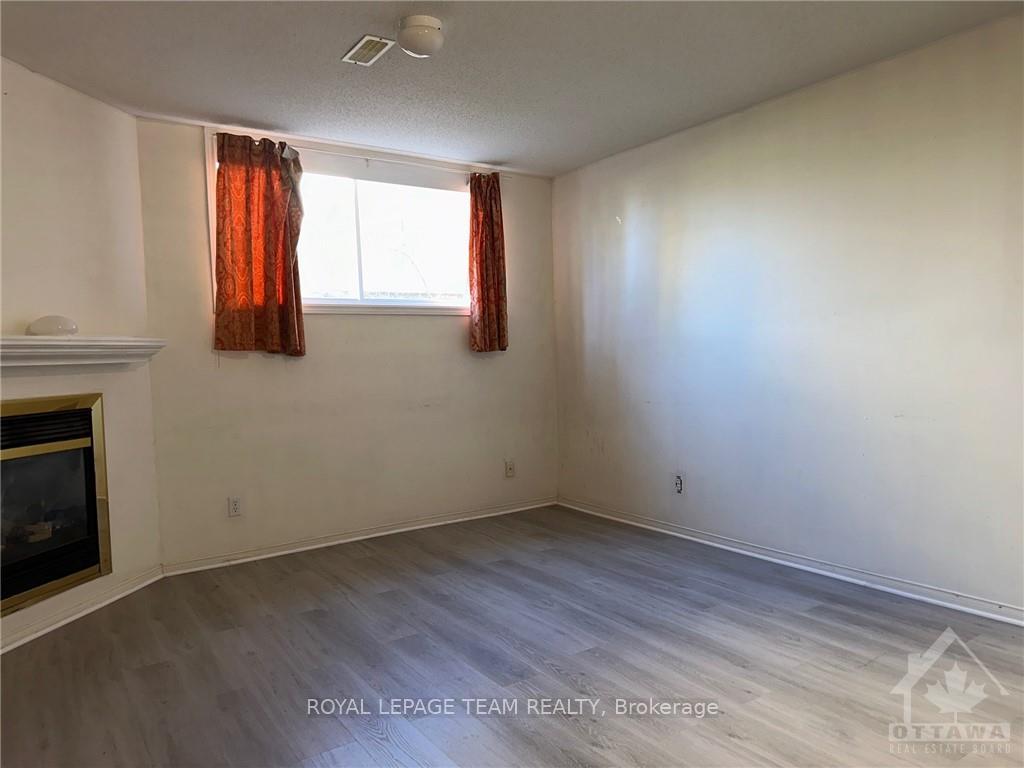 Photo 28 of 56 Wimbledon Way, Ottawa, Kanata - Morgan's Grant/South March — HOMEH