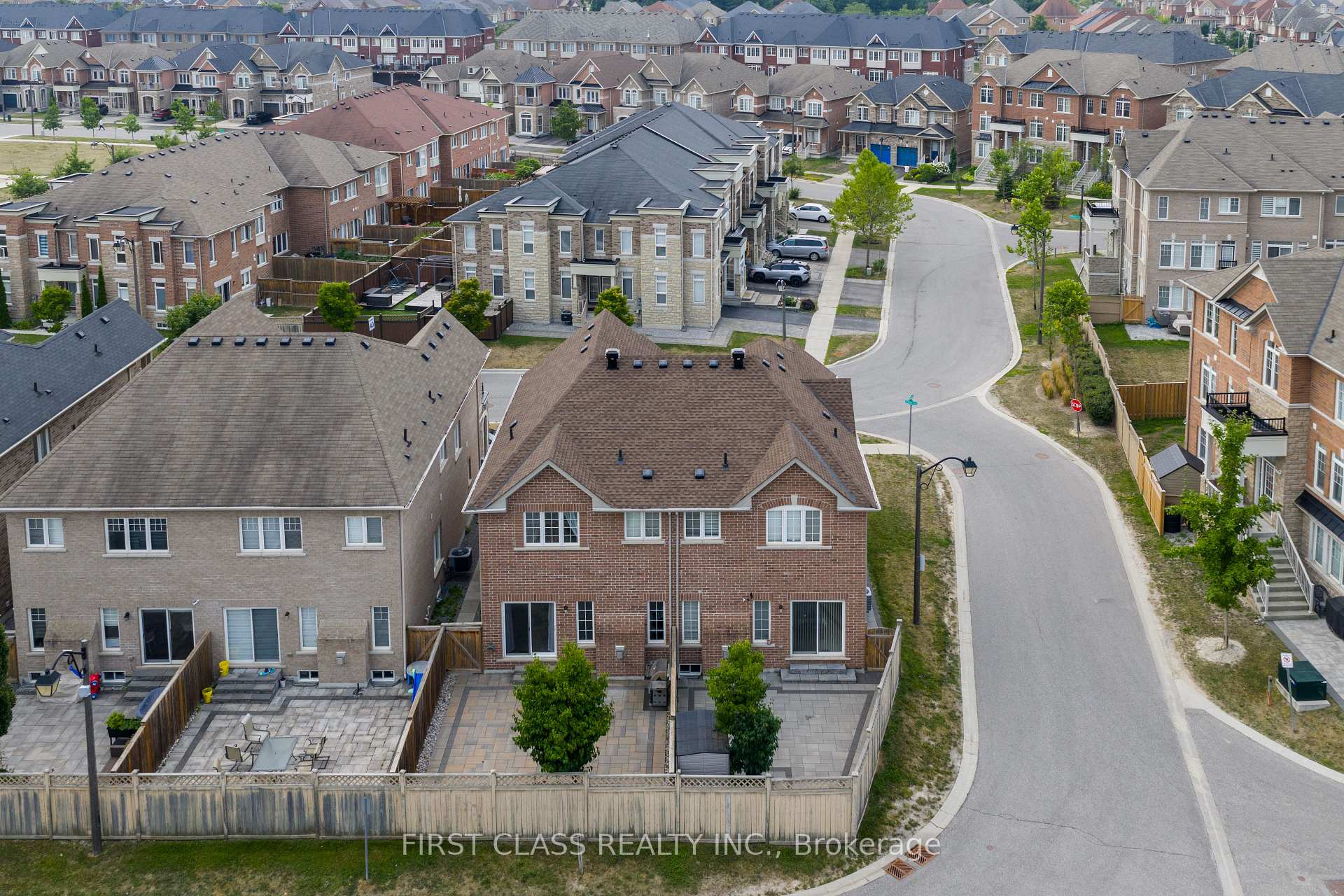 Photo 4 of 101 Fimco Crescent, Markham, Greensborough — HOMEH