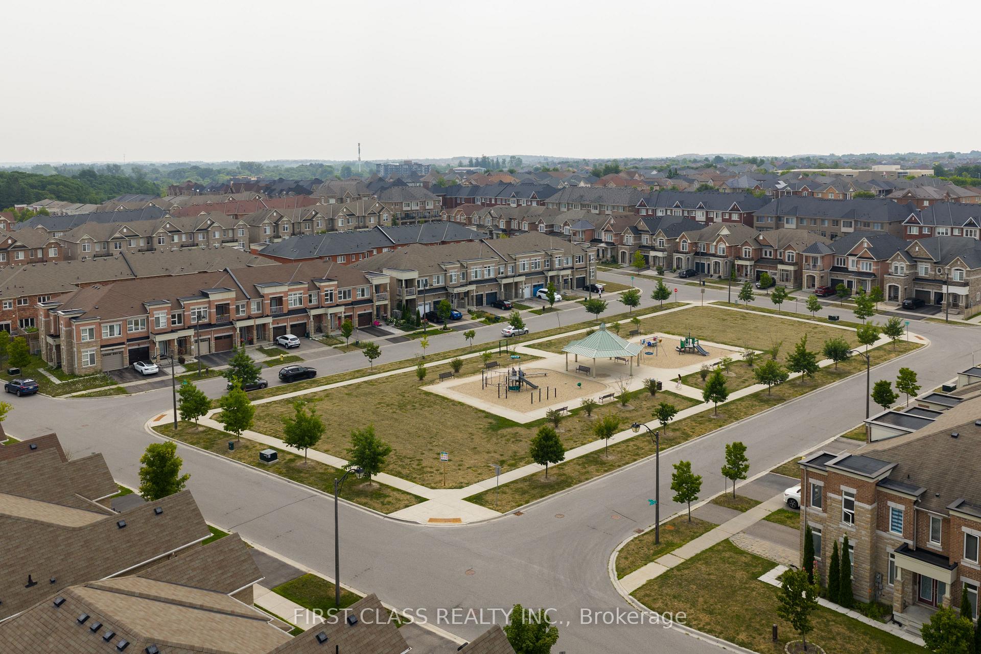 Photo 5 of 101 Fimco Crescent, Markham, Greensborough — HOMEH