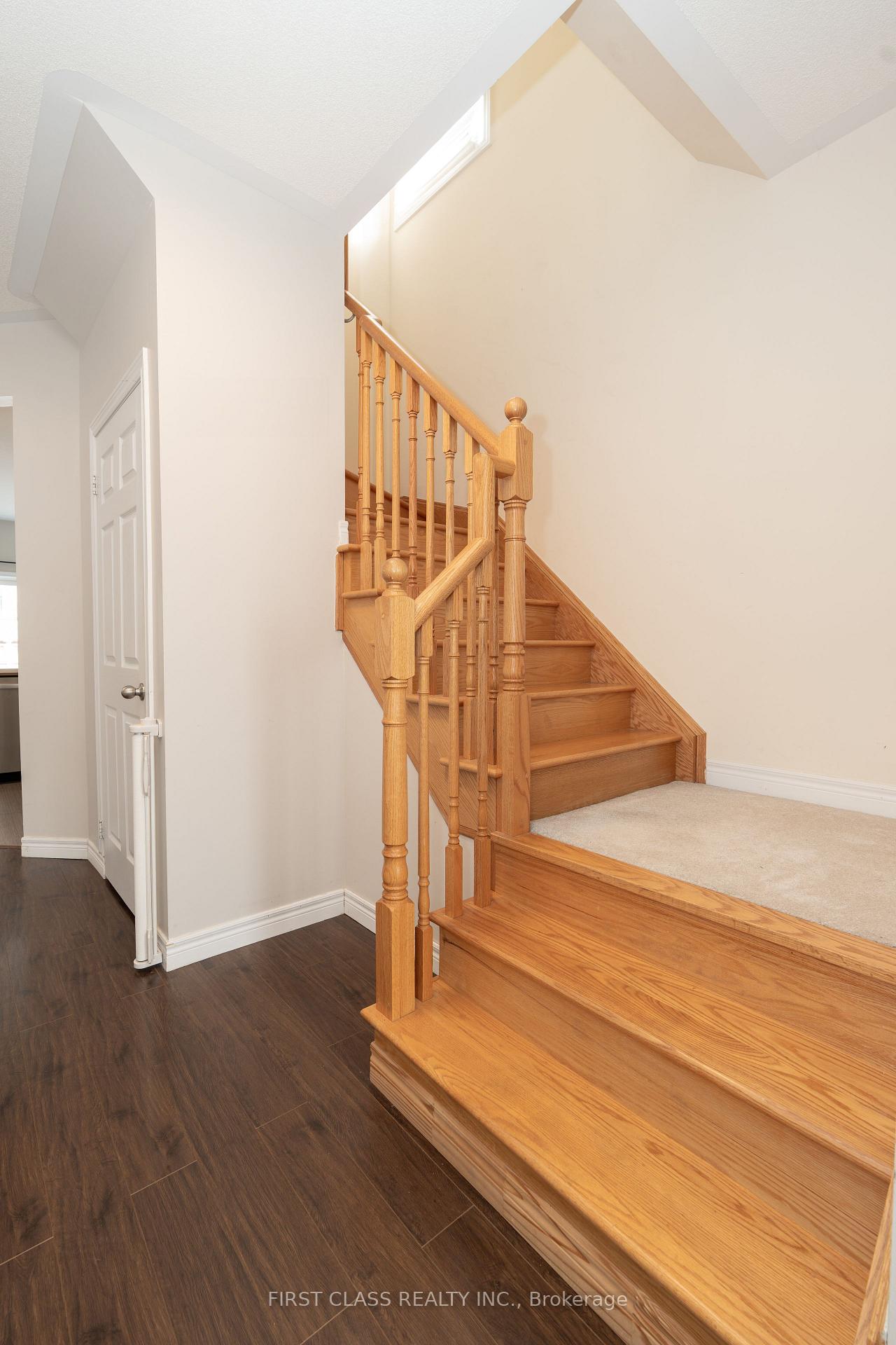 Photo 8 of 101 Fimco Crescent, Markham, Greensborough — HOMEH