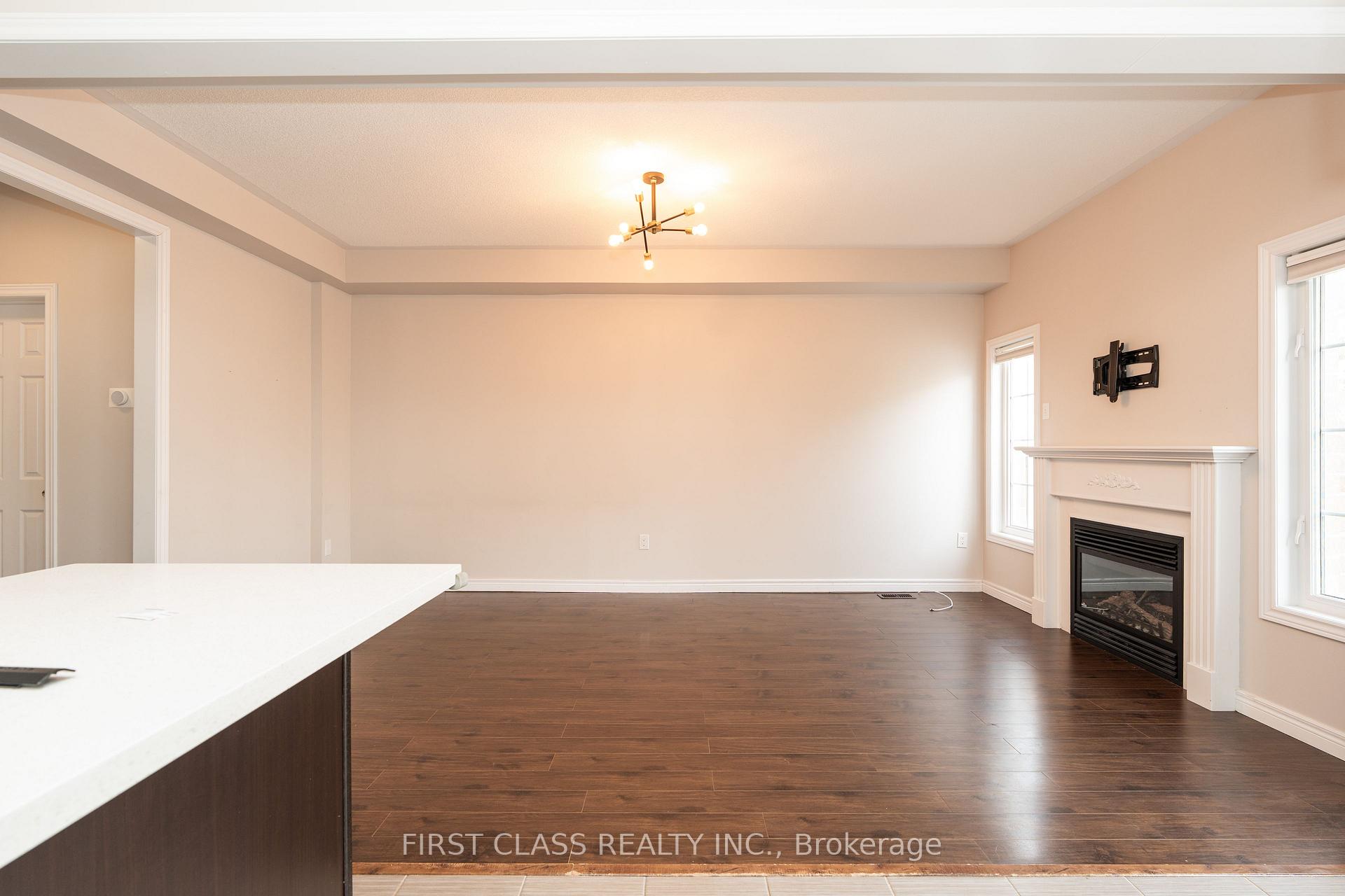 Photo 11 of 101 Fimco Crescent, Markham, Greensborough — HOMEH