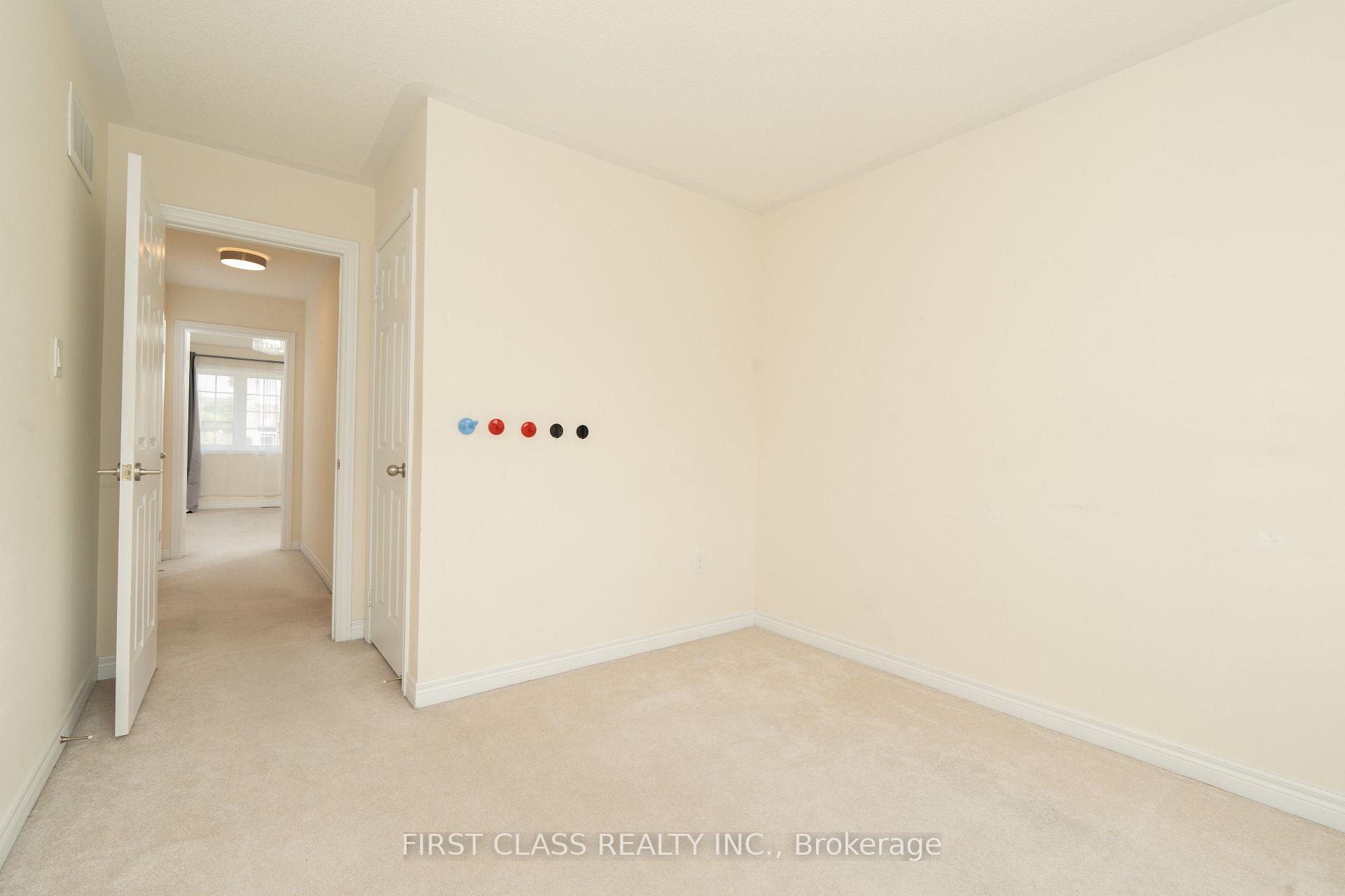 Photo 15 of 101 Fimco Crescent, Markham, Greensborough — HOMEH