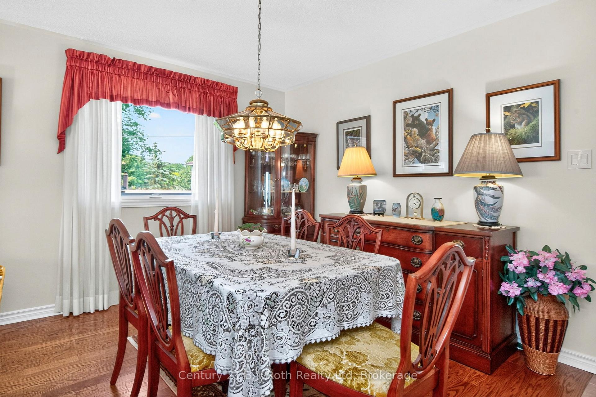 Photo 9 of 997 Whitney Crescent, Midland — HOMEH