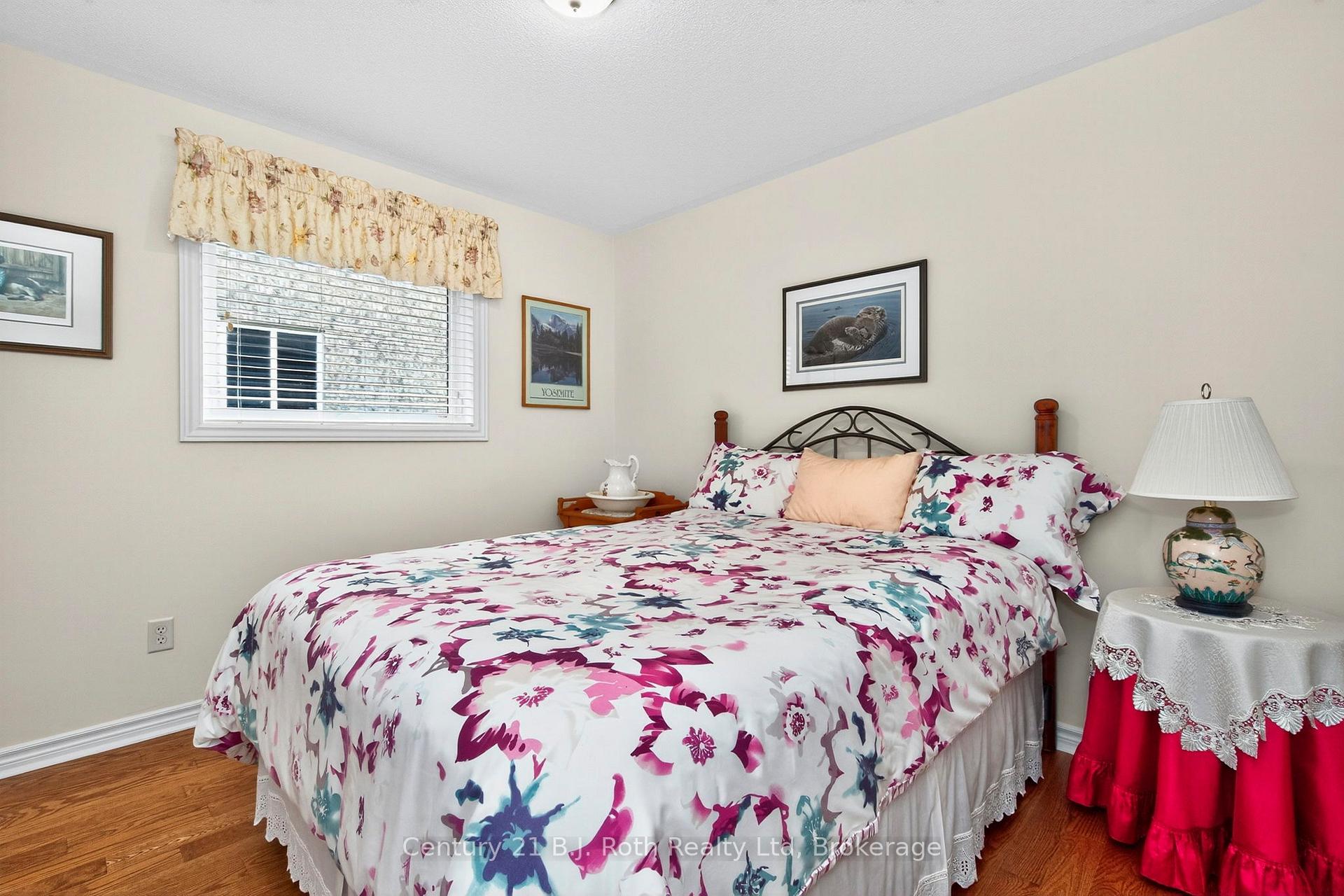 Photo 19 of 997 Whitney Crescent, Midland — HOMEH