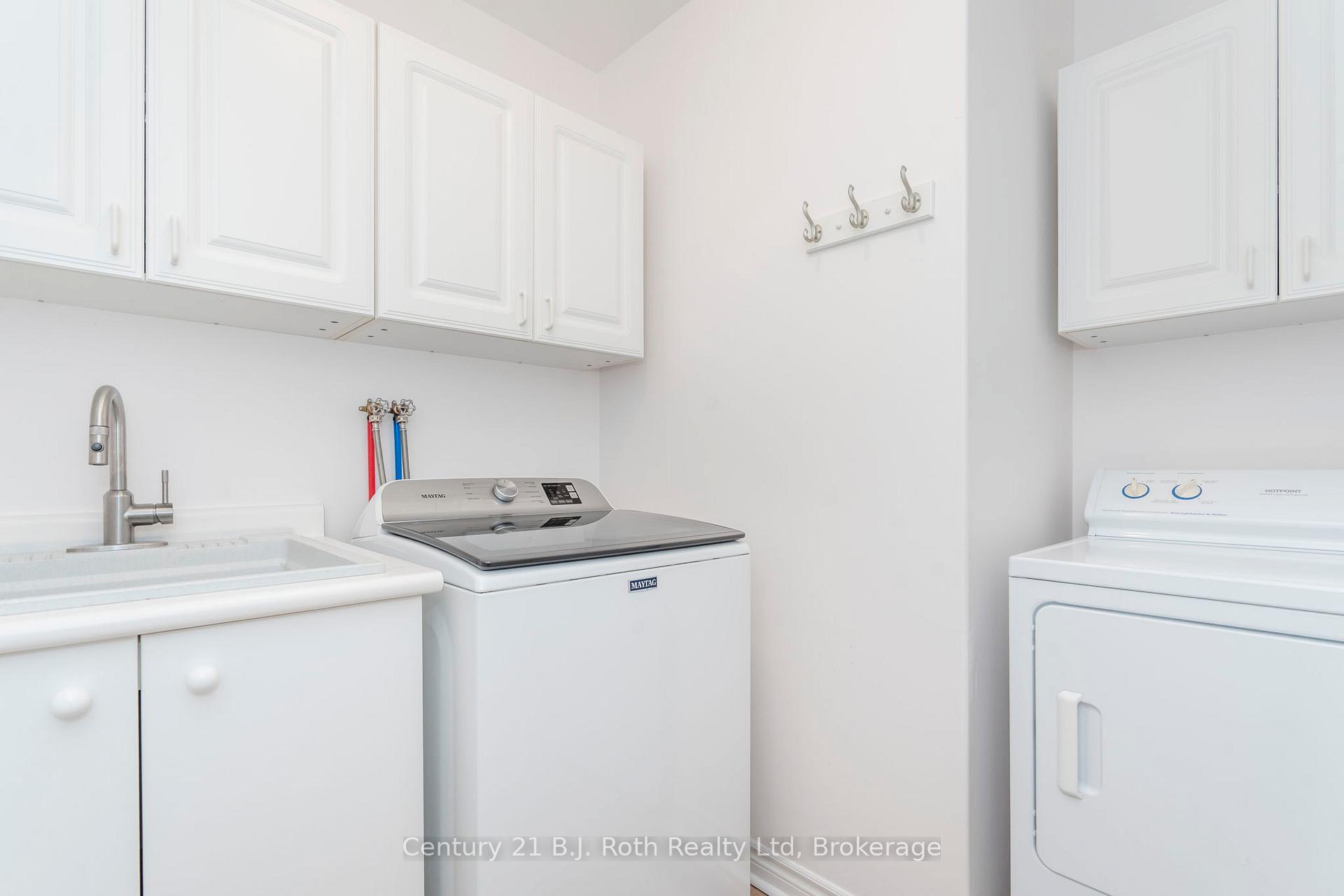 Photo 20 of 997 Whitney Crescent, Midland — HOMEH