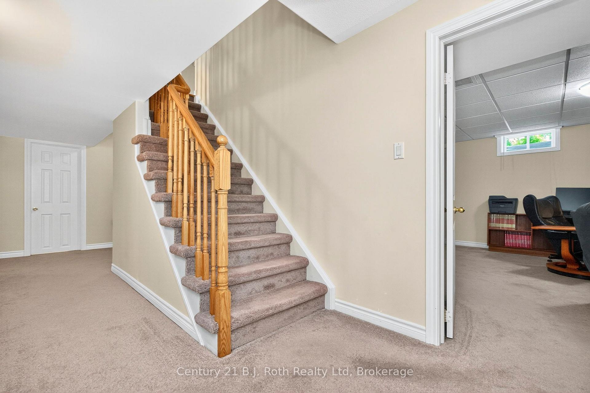 Photo 22 of 997 Whitney Crescent, Midland — HOMEH