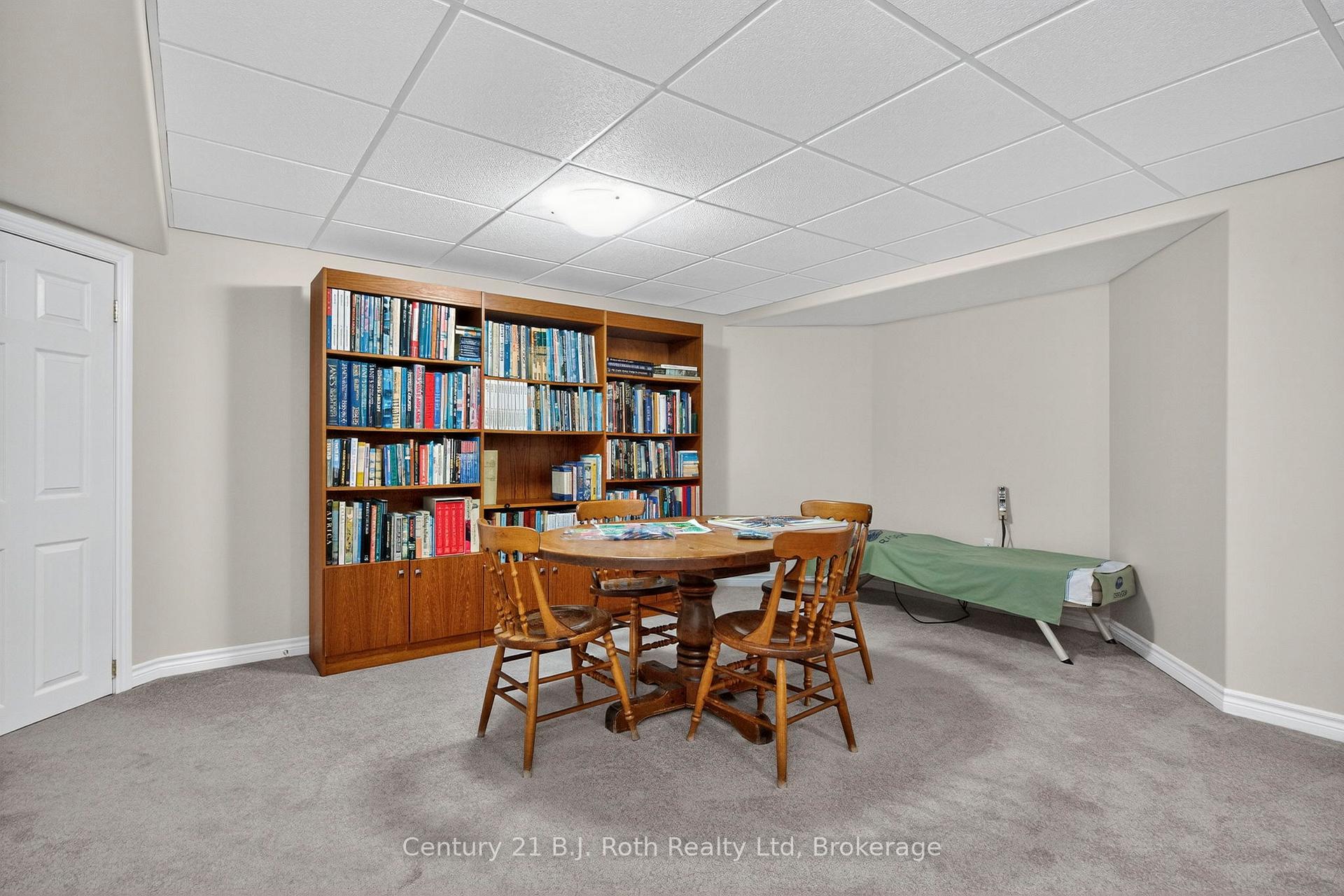 Photo 23 of 997 Whitney Crescent, Midland — HOMEH