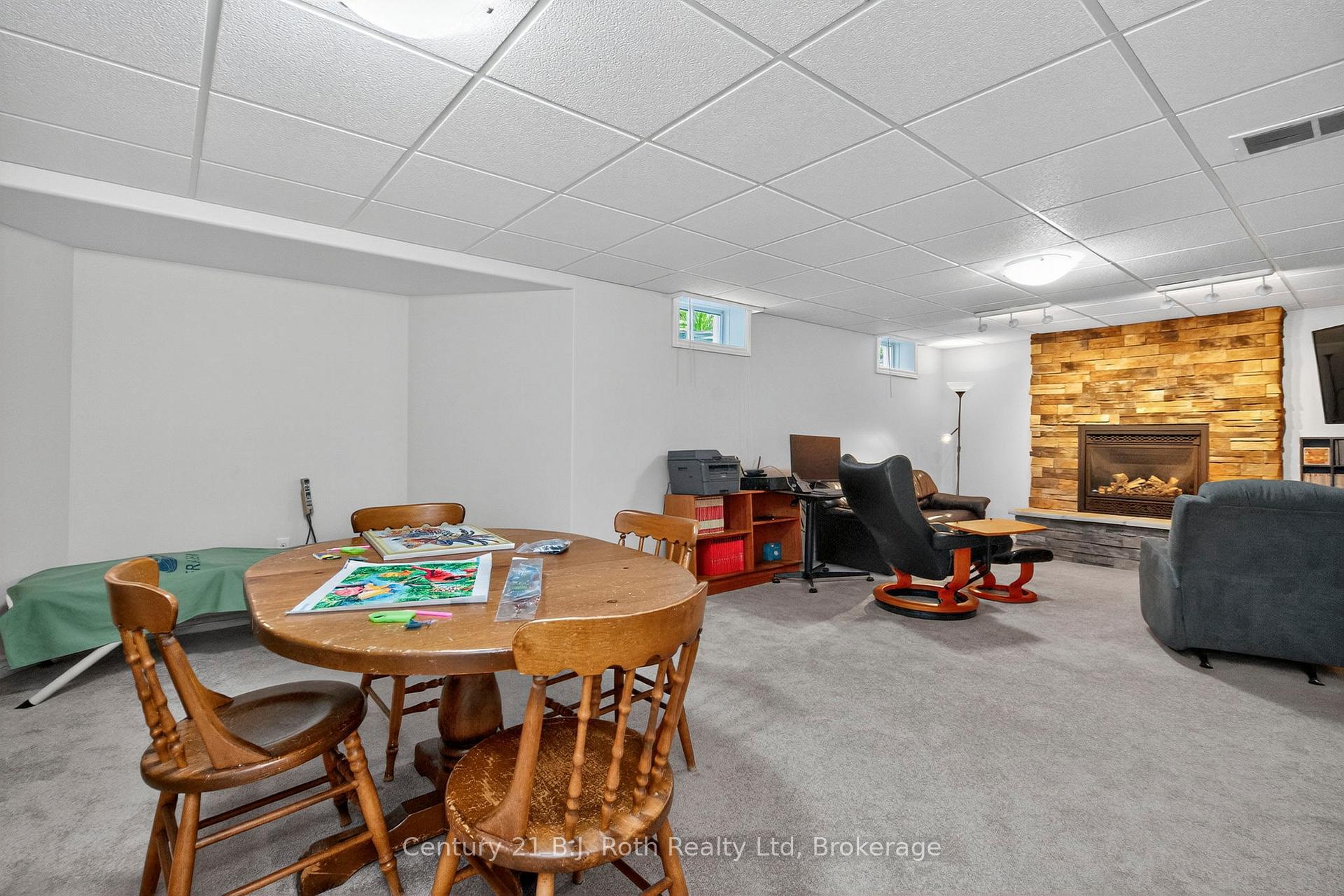 Photo 24 of 997 Whitney Crescent, Midland — HOMEH