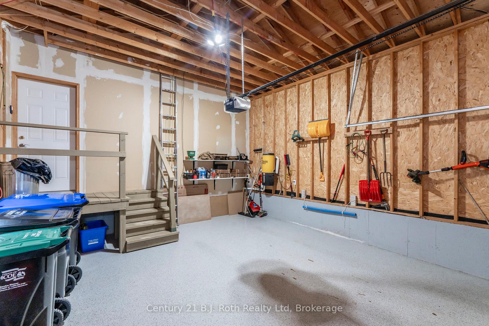 Photo 28 of 997 Whitney Crescent, Midland — HOMEH
