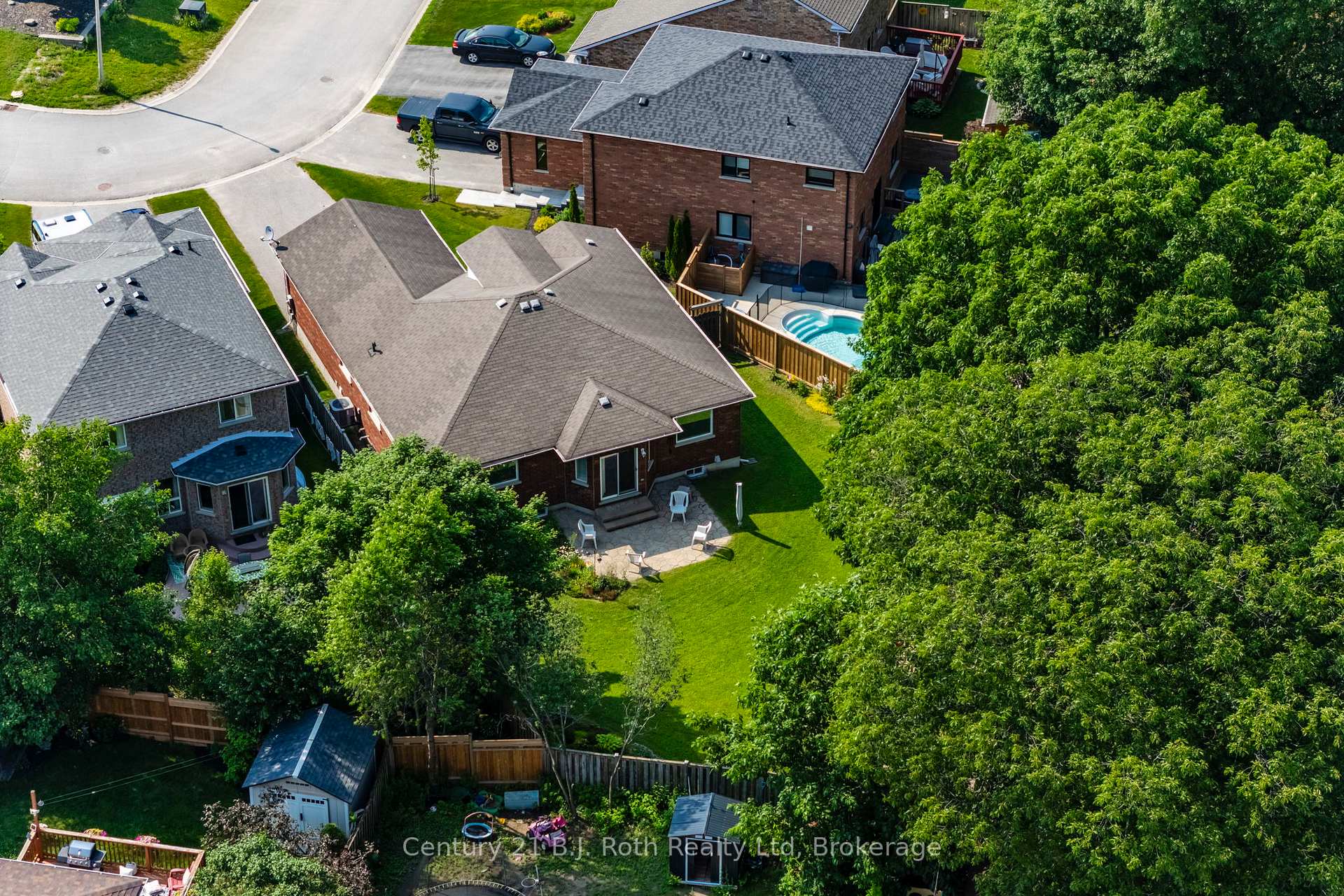 Photo 40 of 997 Whitney Crescent, Midland — HOMEH