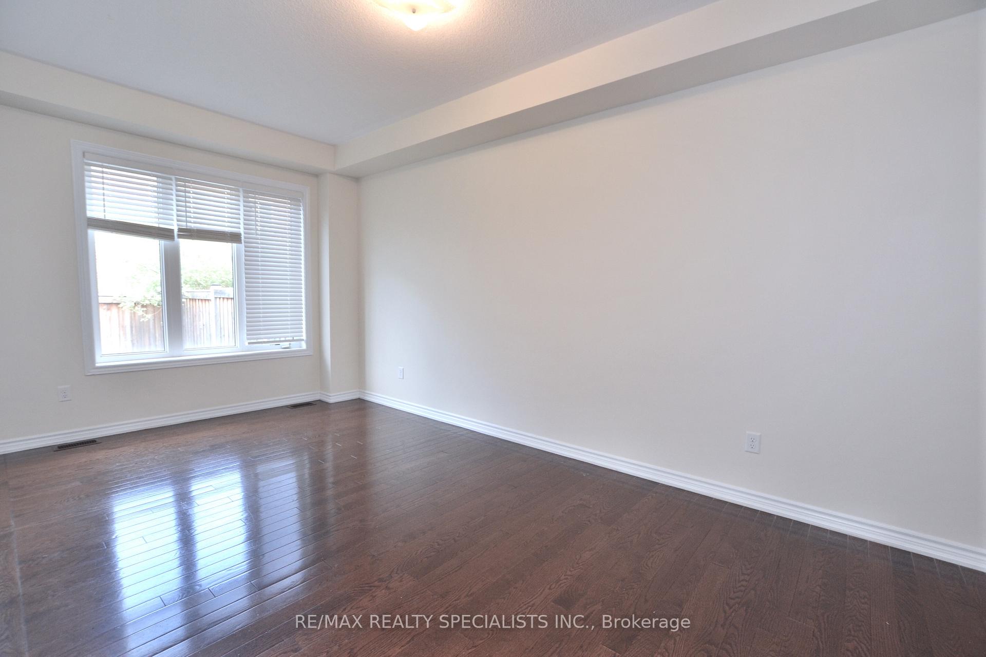 Photo 4 of 1520 Haws Crescent, Milton, Clarke — HOMEH