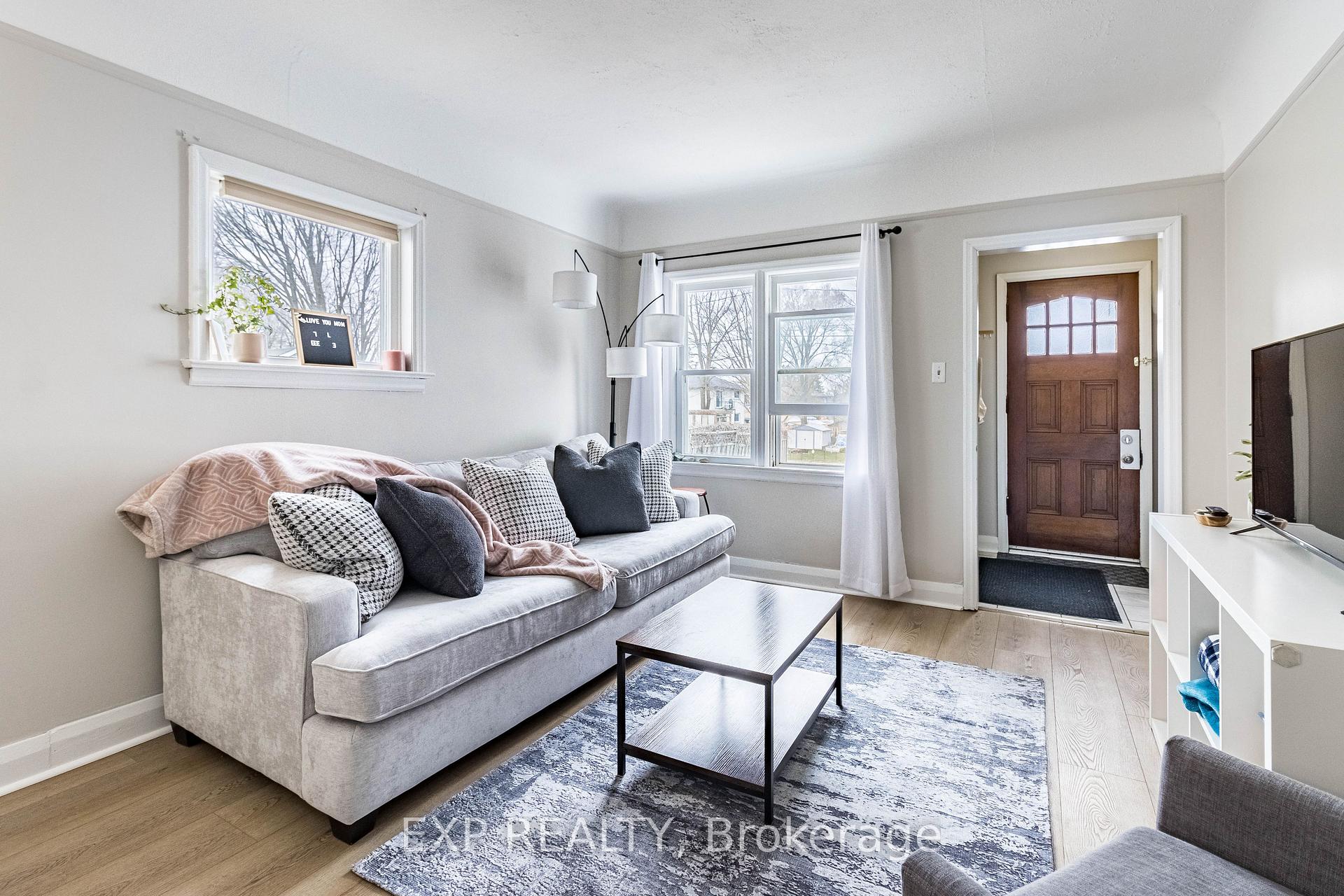 Photo 5 of 61 Hamel Avenue, Kitchener — HOMEH