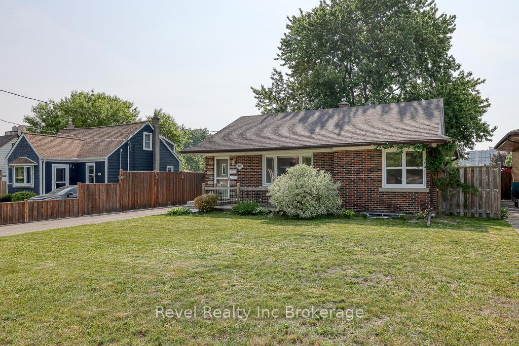 Photo 3 of 157 Ninth Avenue, Kitchener — HOMEH