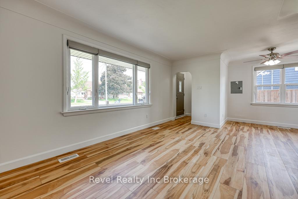 Photo 6 of 157 Ninth Avenue, Kitchener — HOMEH