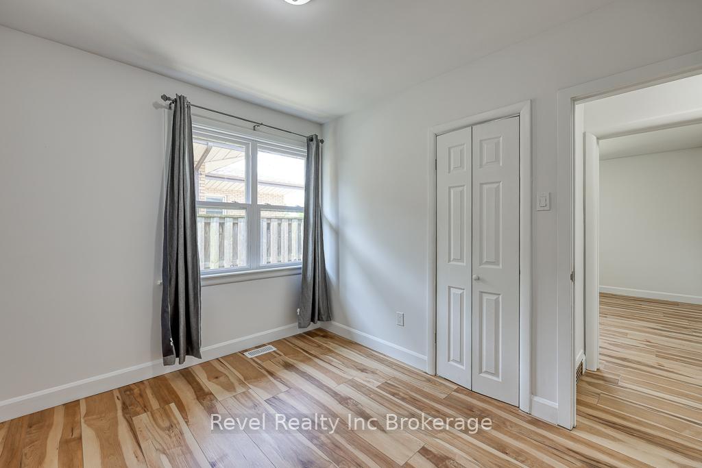 Photo 16 of 157 Ninth Avenue, Kitchener — HOMEH