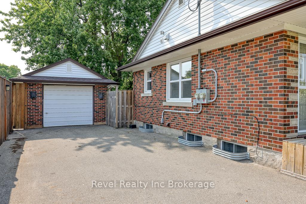 Photo 22 of 157 Ninth Avenue, Kitchener — HOMEH