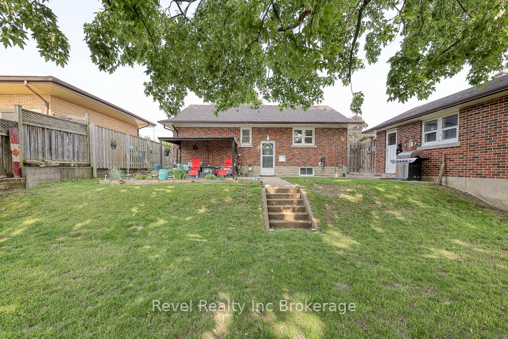 Photo 26 of 157 Ninth Avenue, Kitchener — HOMEH