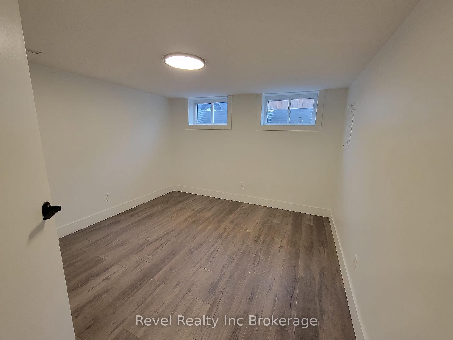 Photo 31 of 157 Ninth Avenue, Kitchener — HOMEH