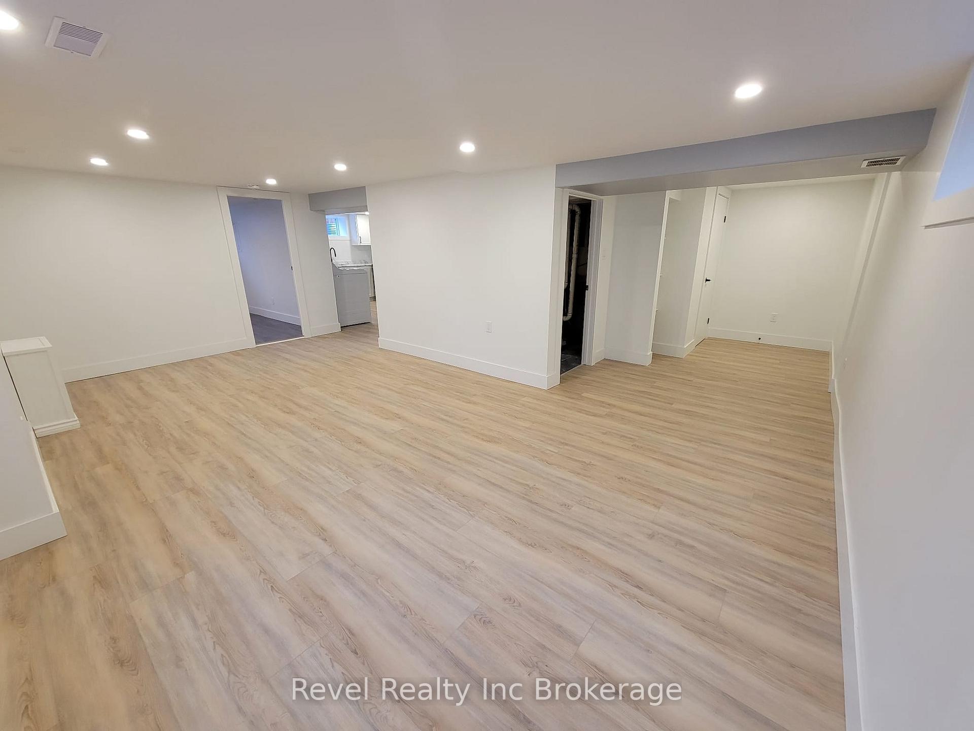Photo 33 of 157 Ninth Avenue, Kitchener — HOMEH