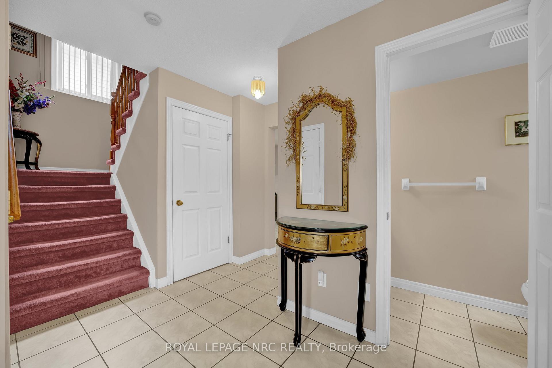 Photo 5 of 27 Hollyridge Crescent, Kitchener — HOMEH