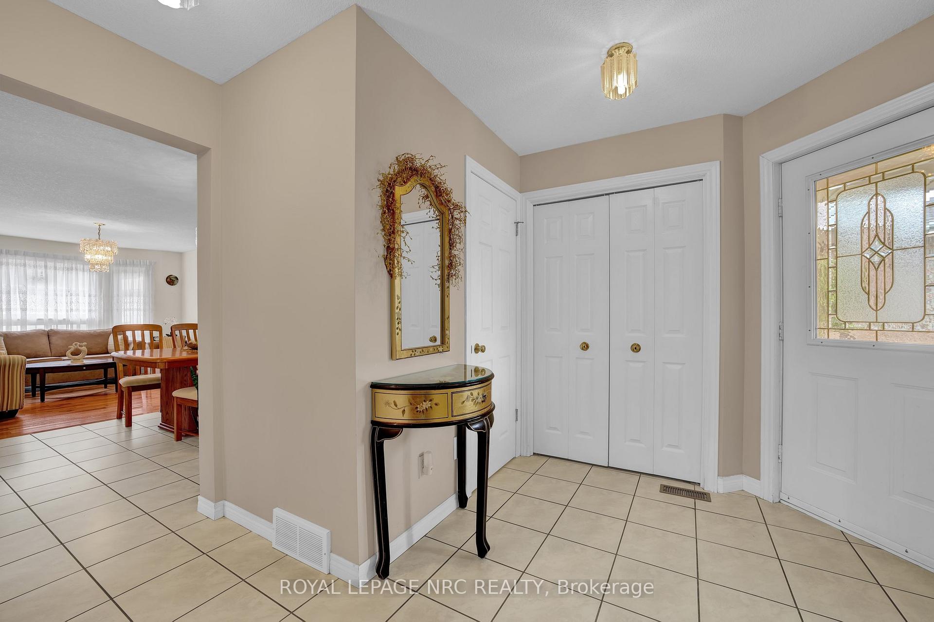 Photo 6 of 27 Hollyridge Crescent, Kitchener — HOMEH