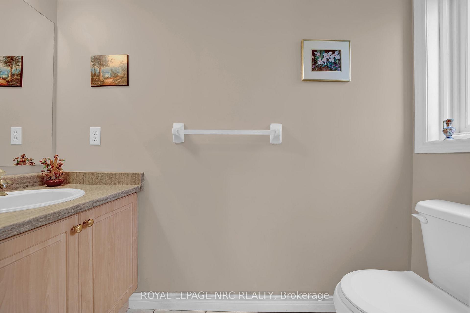 Photo 7 of 27 Hollyridge Crescent, Kitchener — HOMEH