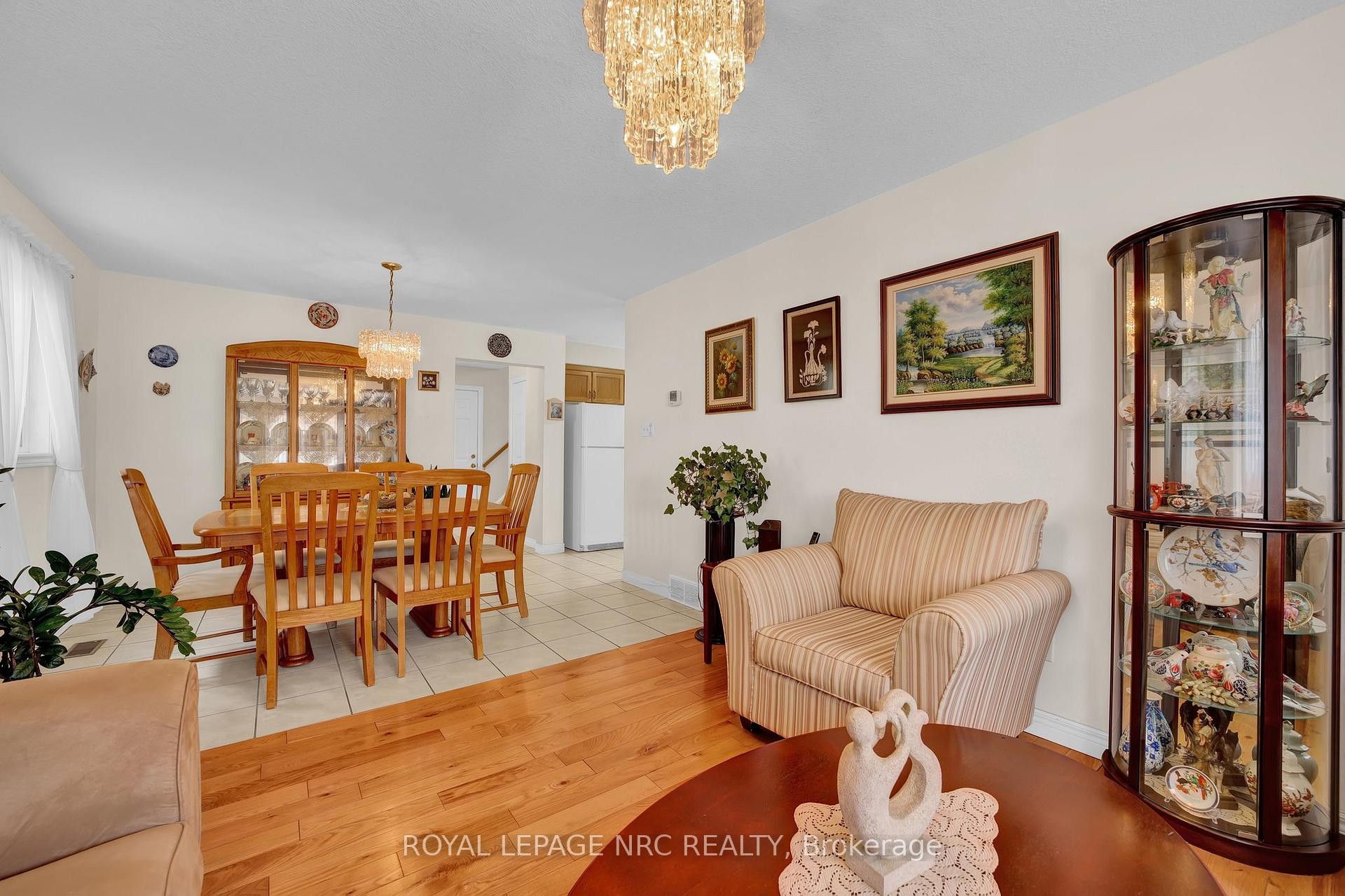 Photo 15 of 27 Hollyridge Crescent, Kitchener — HOMEH
