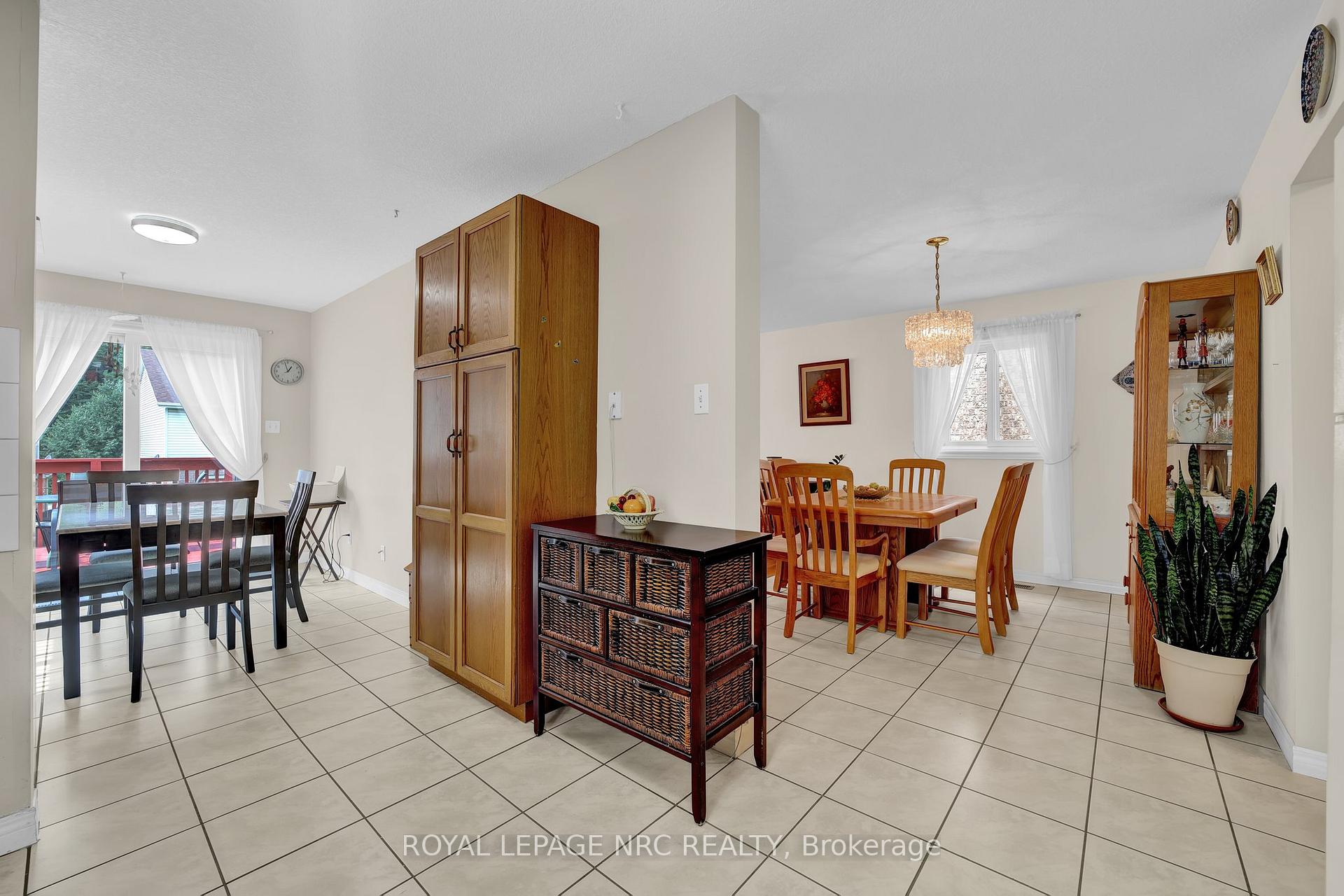 Photo 16 of 27 Hollyridge Crescent, Kitchener — HOMEH