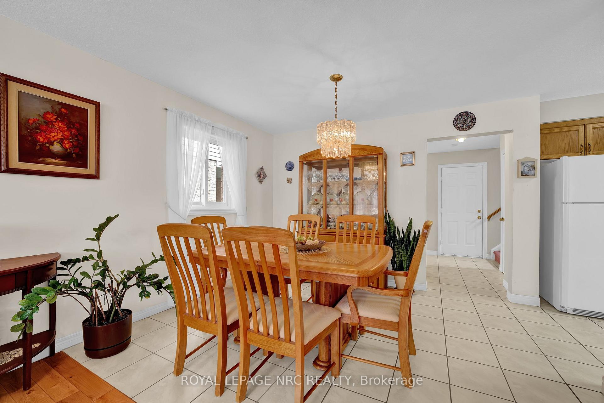 Photo 18 of 27 Hollyridge Crescent, Kitchener — HOMEH