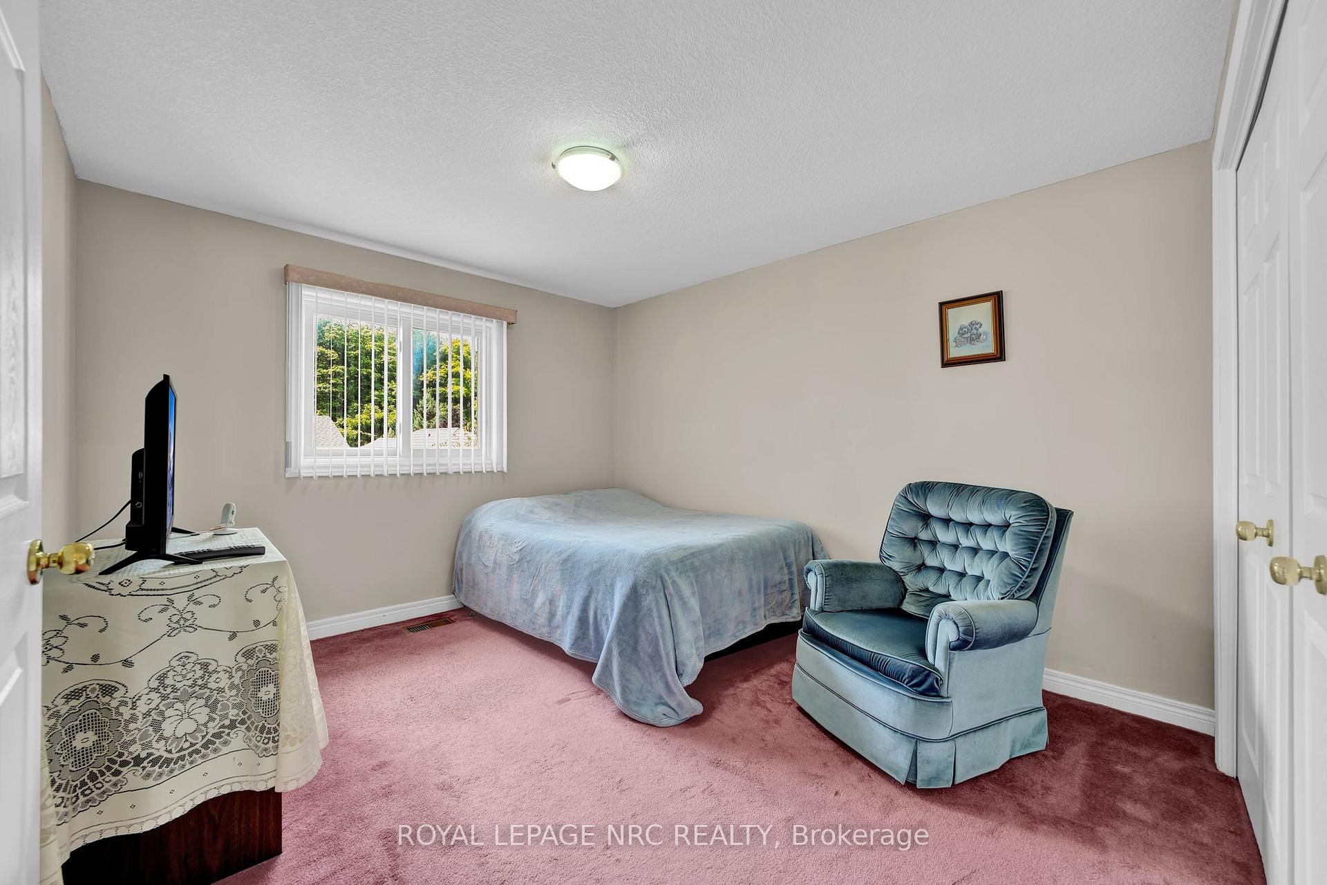 Photo 23 of 27 Hollyridge Crescent, Kitchener — HOMEH
