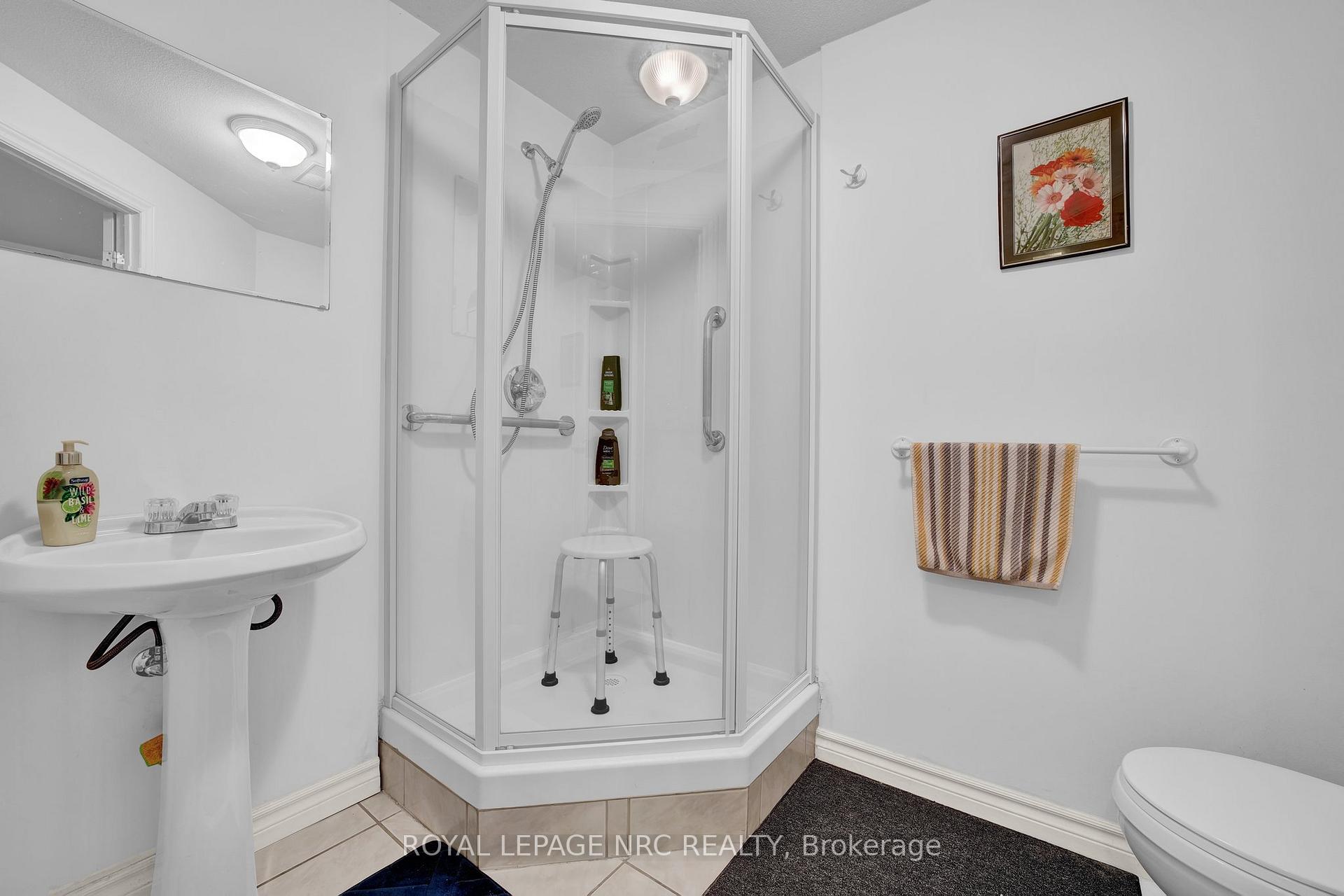 Photo 31 of 27 Hollyridge Crescent, Kitchener — HOMEH