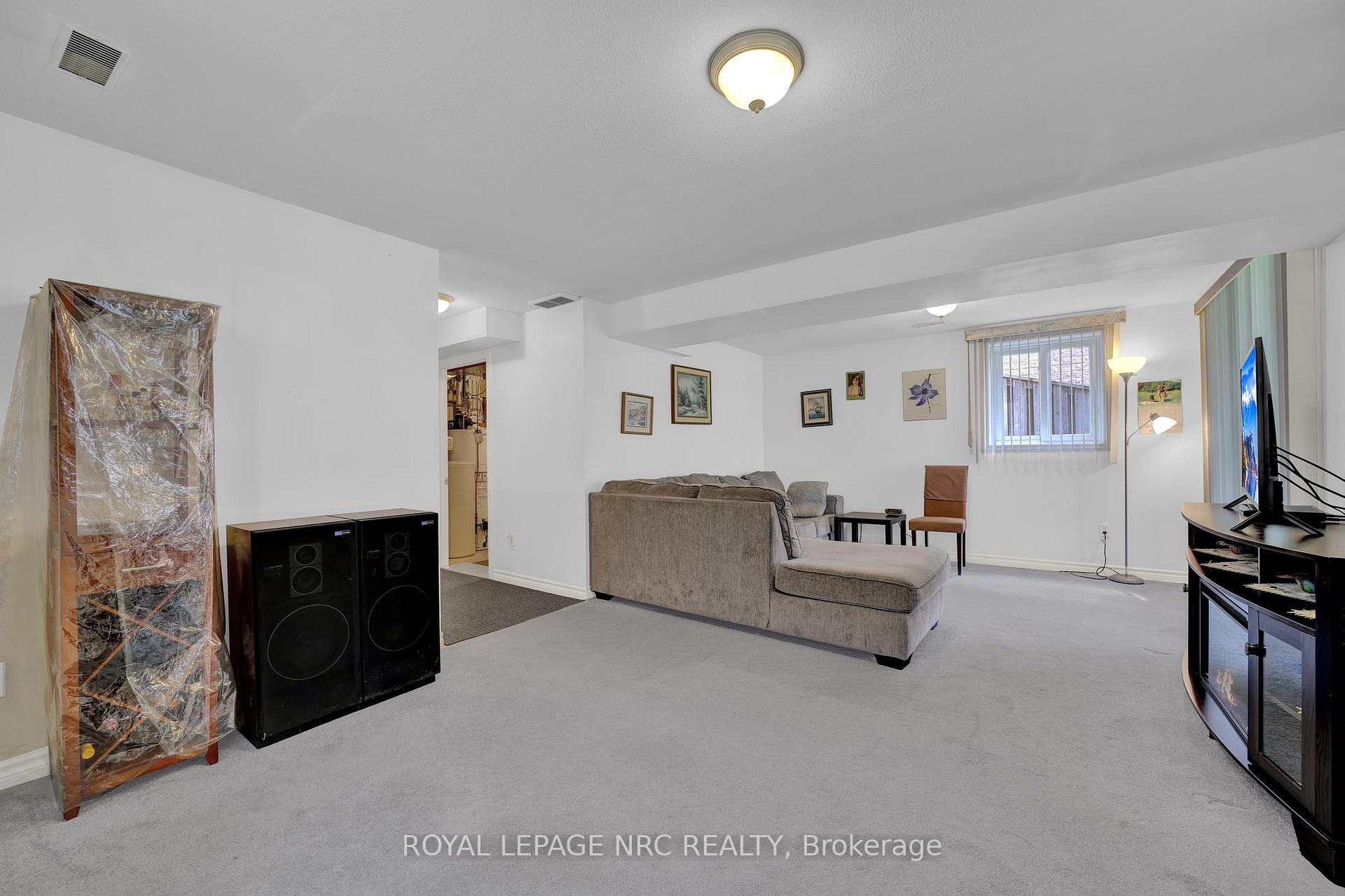 Photo 34 of 27 Hollyridge Crescent, Kitchener — HOMEH