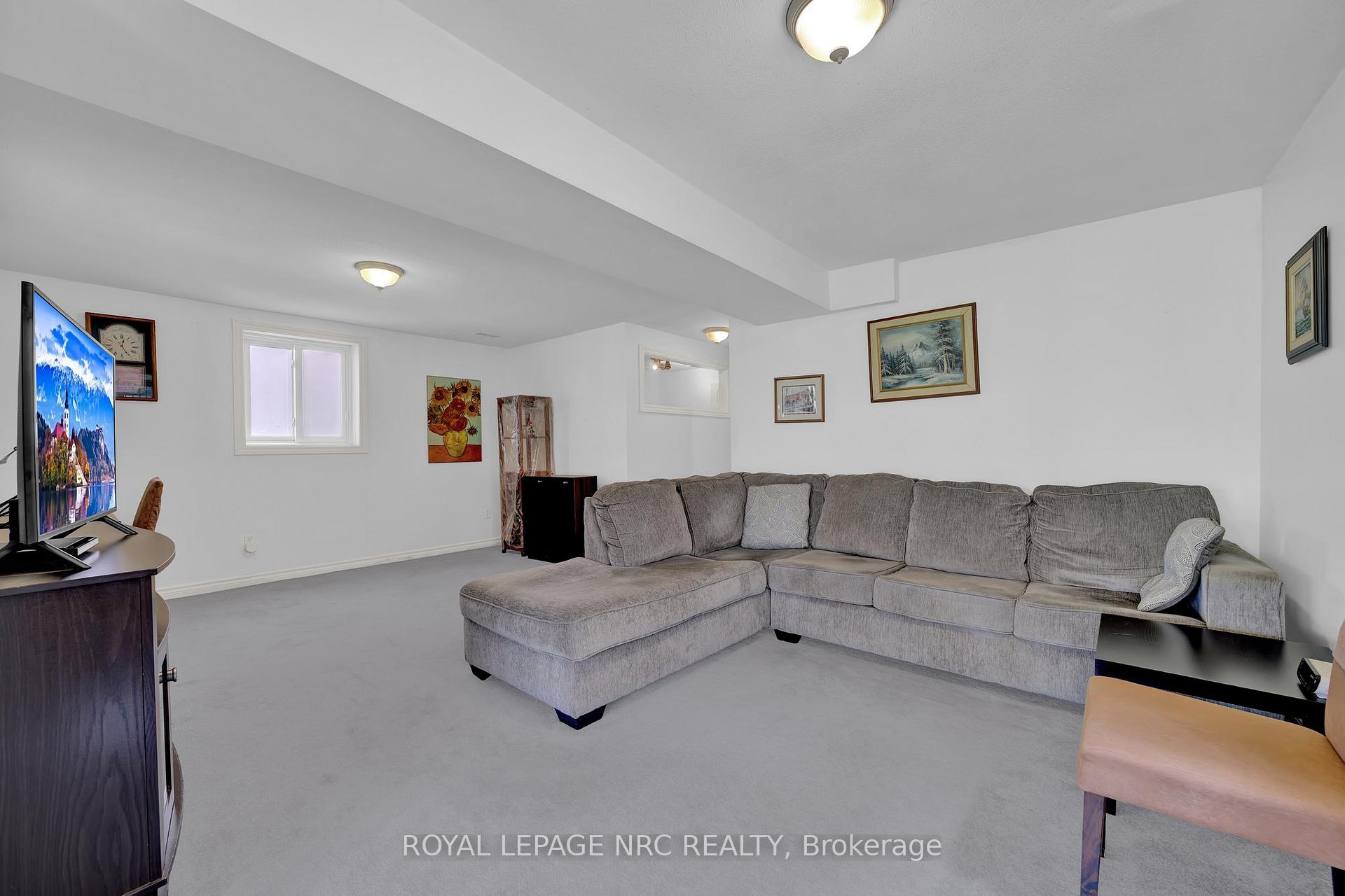 Photo 36 of 27 Hollyridge Crescent, Kitchener — HOMEH