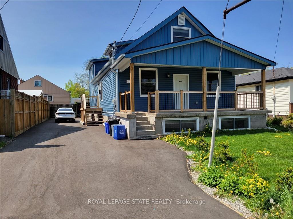 Front of Unit Lower, 176 Queensdale Avenue E