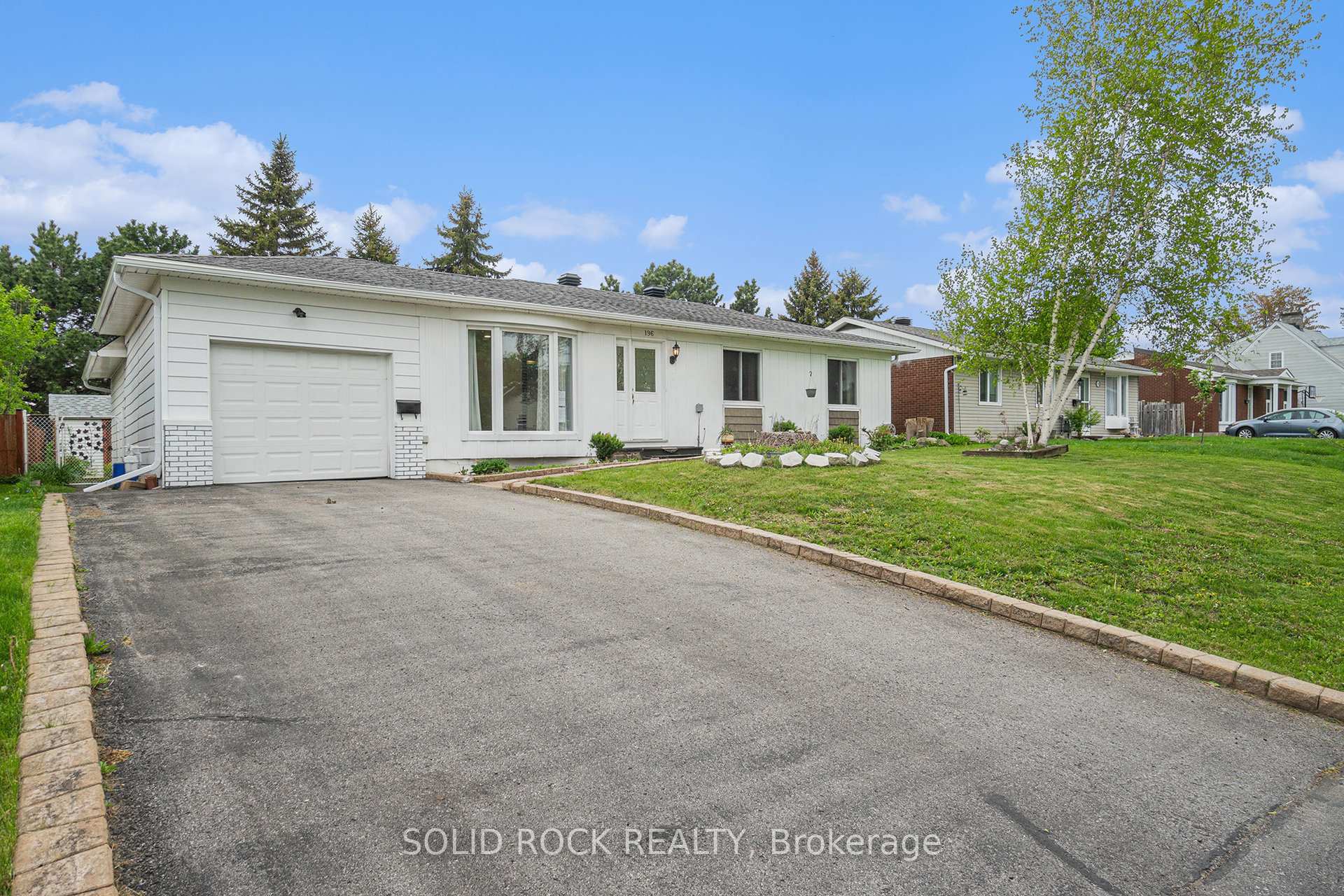 Photo 3 of 196 Morrena Road, Ottawa, Kanata - Glencairn/Hazeldean — HOMEH