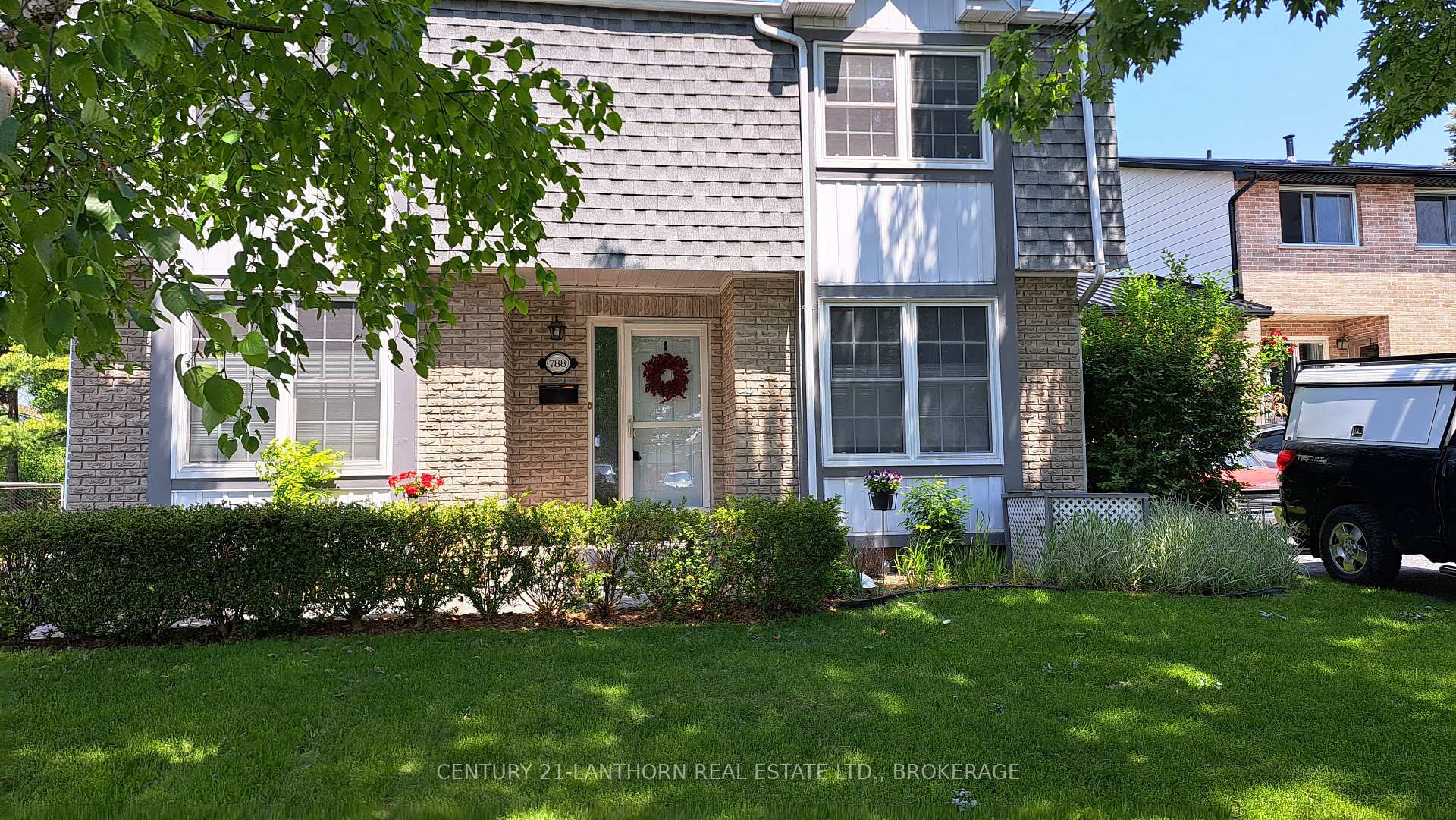 Photo 4 of 788 Whiteoak Crescent, Kingston, City Northwest — HOMEH