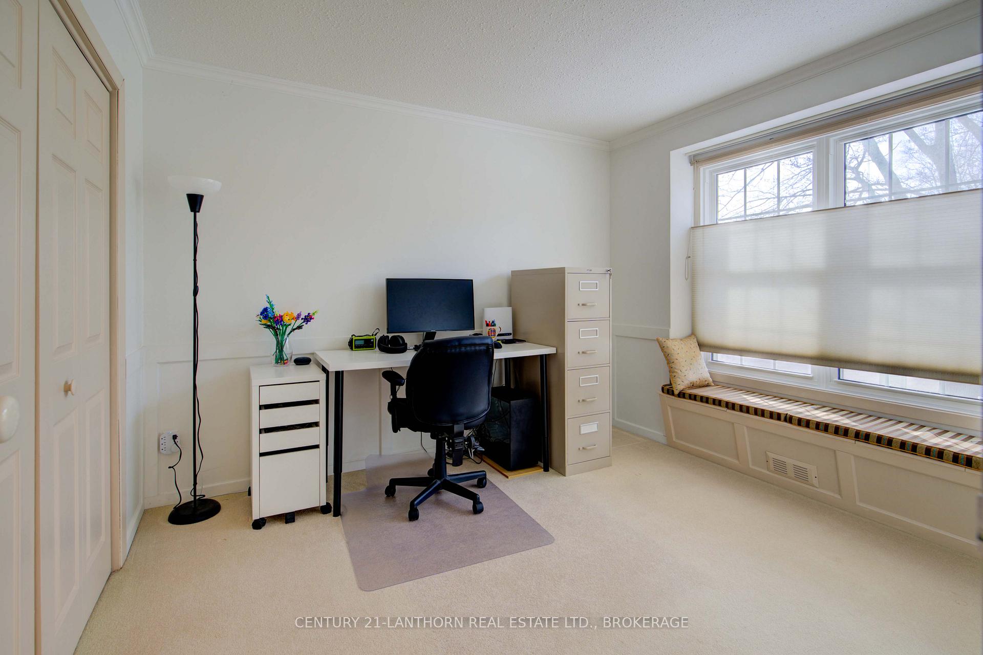 Photo 6 of 788 Whiteoak Crescent, Kingston, City Northwest — HOMEH